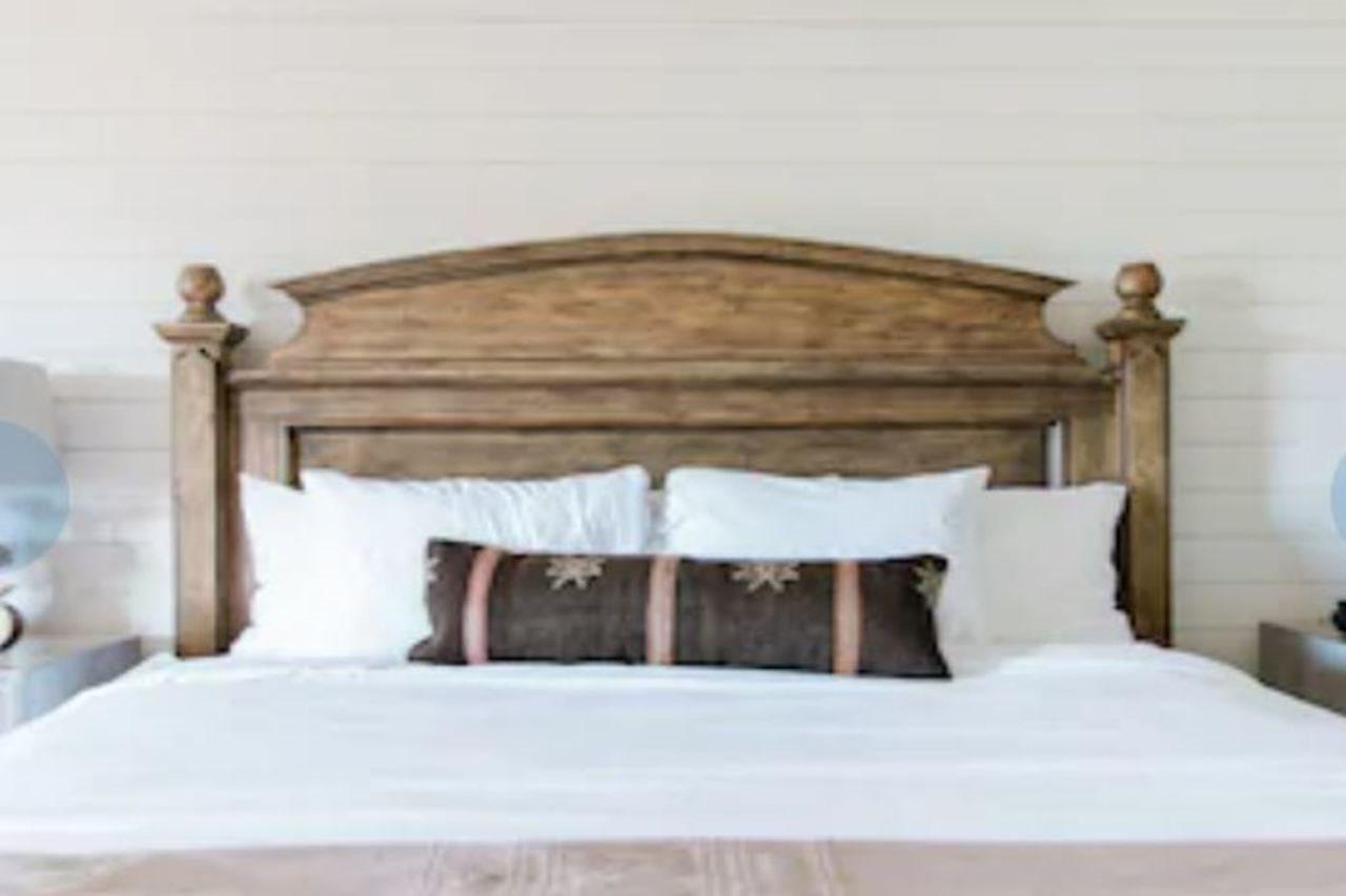 Hillside Boutique Hotel Castroville Экстерьер фото