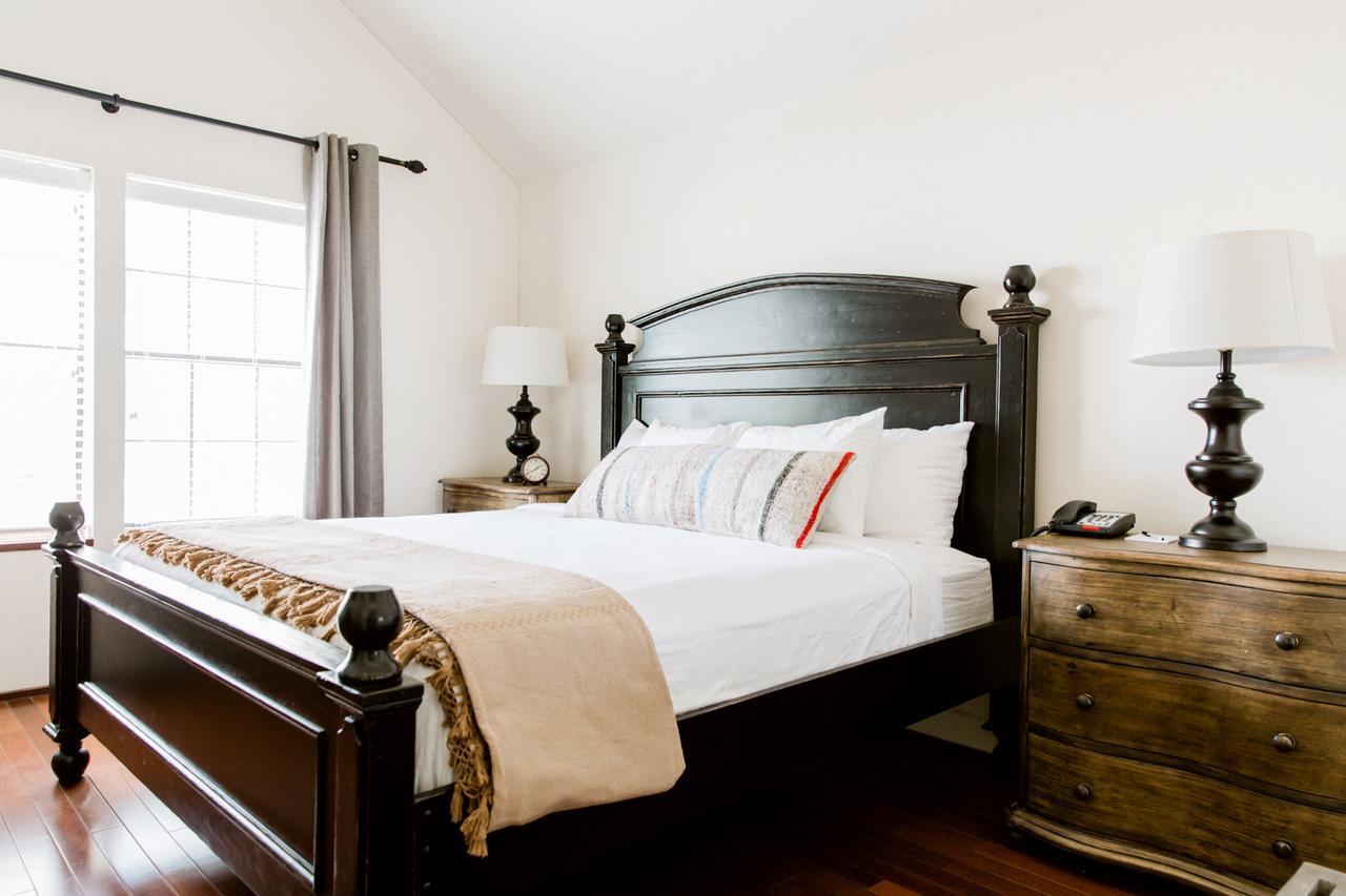 Hillside Boutique Hotel Castroville Экстерьер фото