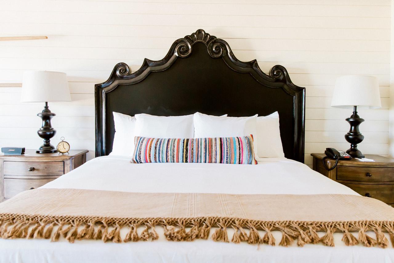Hillside Boutique Hotel Castroville Экстерьер фото