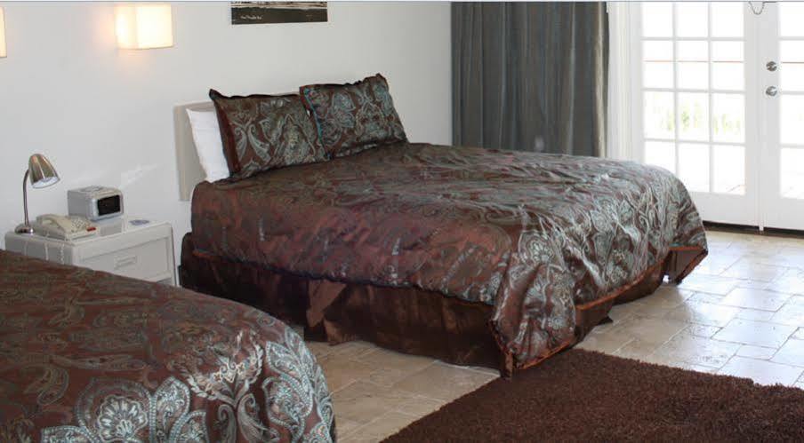 Hillside Boutique Hotel Castroville Экстерьер фото
